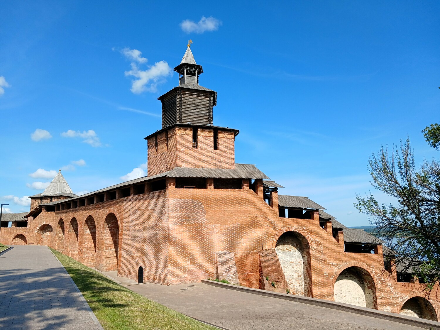 <span style="font-weight: bold;">18:30&nbsp;"ТАЙНЫ КРЕМЛЯ"</span><br>