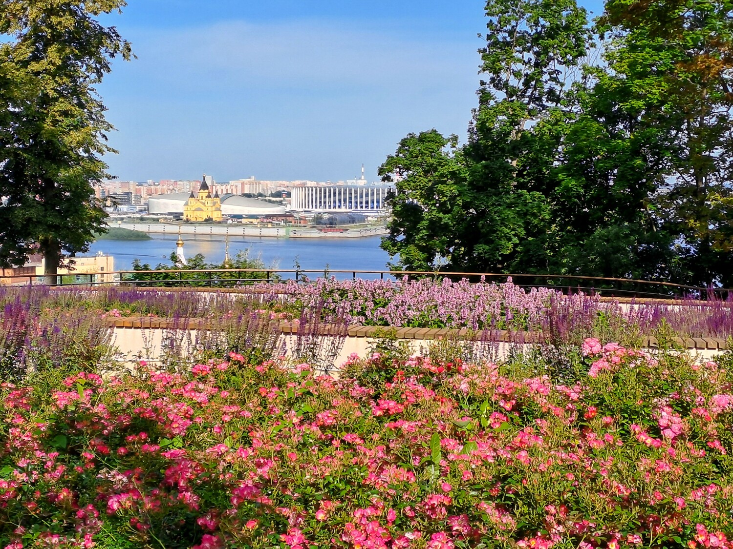 <span style="font-weight: bold;">10:30&nbsp;"НЕСКУЧНЫЙ ДЕНЬ В НИЖНЕМ"</span><br>